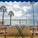 Large On The Seafront 公寓 *