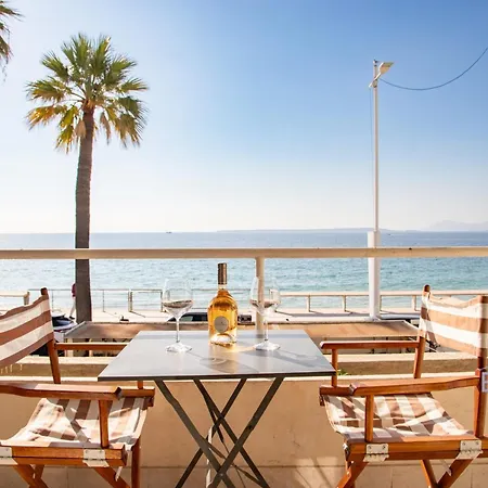 Large On The Seafront Apartment Antibes