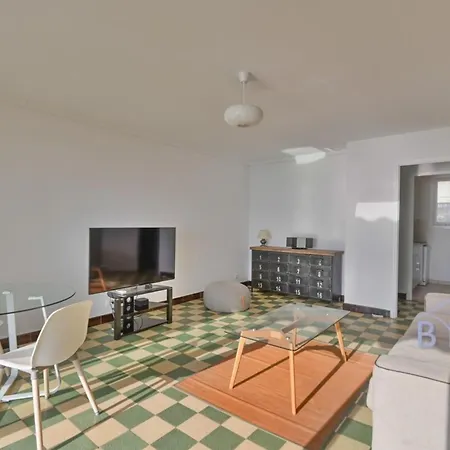 Διαμέρισμα Large On The Seafront Αντίμπ