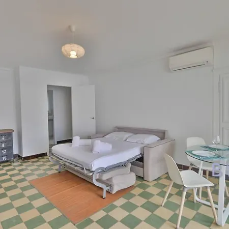 Apartment Large On The Seafront Antibes
