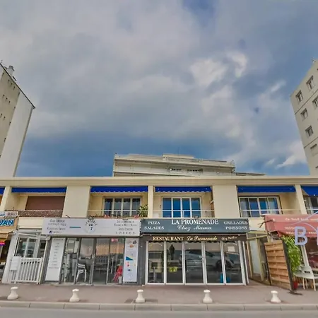 Large On The Seafront * Αντίμπ