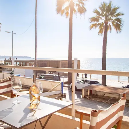Large On The Seafront Apartment Antibes