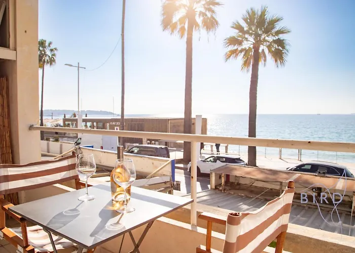 公寓 Large On The Seafront 昂蒂布